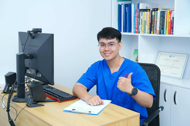 Bác sĩ 9x đạt trăm nghìn follow trên Youtube: Hành trình 10 năm cứu thú cưng, bắt đầu từ căn phòng trọ nhỏ và tấm phông xanh tự chế - Ảnh 6. Bác sĩ 9x đạt trăm nghìn follow trên Youtube: Hành trình 10 năm cứu thú cưng, bắt đầu từ căn phòng trọ nhỏ và tấm phông xanh tự chế - Ảnh 6.