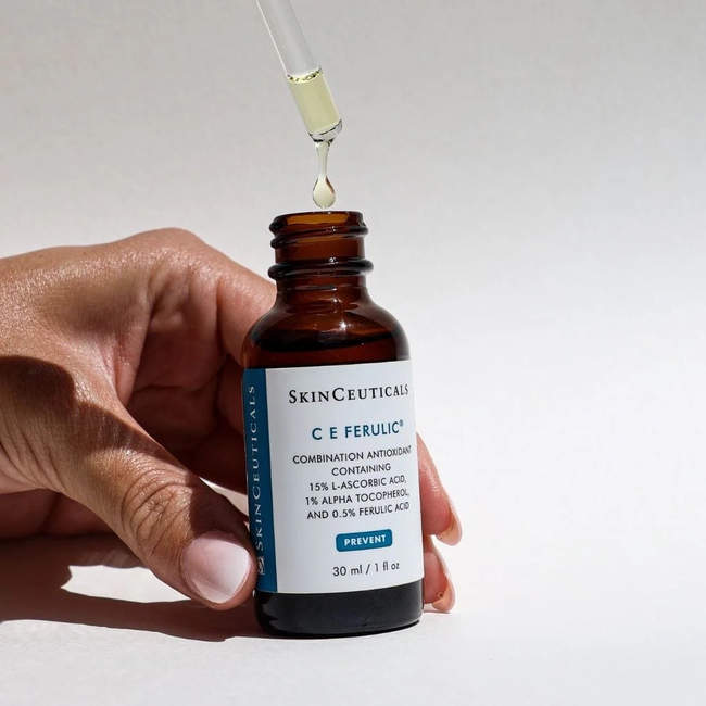 5 lọ serum tốt nhất để bôi trước kem chống nắng: Hiệu quả chống lão hóa tăng vượt bậc, da sáng căng - Ảnh 1. 5 lọ serum tốt nhất để bôi trước kem chống nắng: Hiệu quả chống lão hóa tăng vượt bậc, da sáng căng - Ảnh 1.