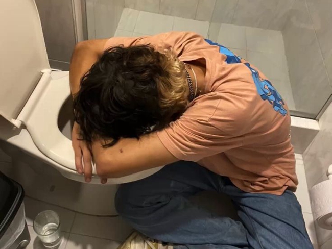 3 bất thường sau khi uống bia rượu cho thấy gan, thận, dạ dày đã rơi vào "BẪY UNG THƯ" - Ảnh 2. 3 bất thường sau khi uống bia rượu cho thấy gan, thận, dạ dày đã rơi vào "BẪY UNG THƯ" - Ảnh 2.