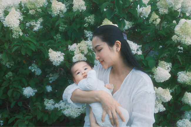 Mẹ bỉm Yến Phương - vợ kém 17 tuổi của "Anh Hai" Lam Trường, bật mí hành trình trị tắc sữa: Từ những đêm thức trắng đến tủ đông đầy sữa cho con - Ảnh 6. Mẹ bỉm Yến Phương - vợ kém 17 tuổi của "Anh Hai" Lam Trường, bật mí hành trình trị tắc sữa: Từ những đêm thức trắng đến tủ đông đầy sữa cho con - Ảnh 6.