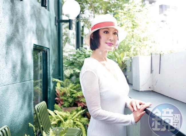 Ăn sữa chua kiểu này giúp nữ diễn viên U80 &quot;chống già&quot; ngoạn mục, người trẻ đọc xong ngậm ngùi xách dép chạy theo không lại - Ảnh 3.