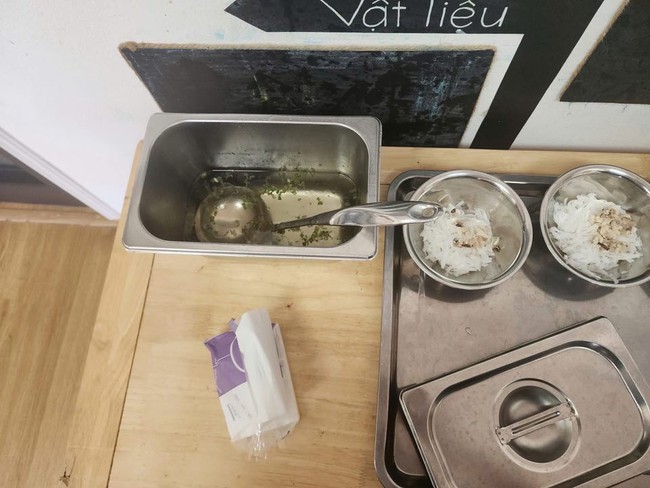 1 trường Hà Nội lên tiếng sau khi phụ huynh bóc phốt 2 vấn đề nghiêm trọng: Rất cầu thị nhưng vẫn có gì đó 1 trường Hà Nội lên tiếng sau khi phụ huynh bóc phốt 2 vấn đề nghiêm trọng: Rất cầu thị nhưng vẫn có gì đó