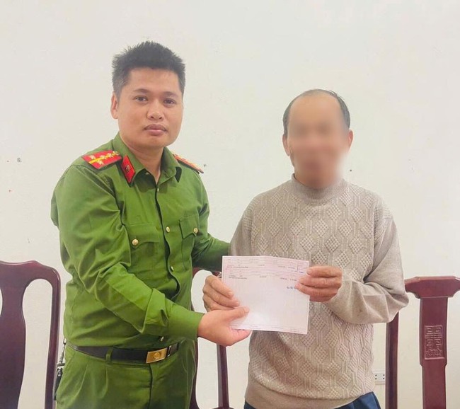 Cụ &ocirc;ng 70 tuổi H&agrave; Tĩnh su&yacute;t mang 2 sổ tiết kiệm chuyển sạch cho kẻ lừa đảo, c&ocirc;ng an cảnh b&aacute;o thủ đoạn mới tinh vi - Ảnh 1.