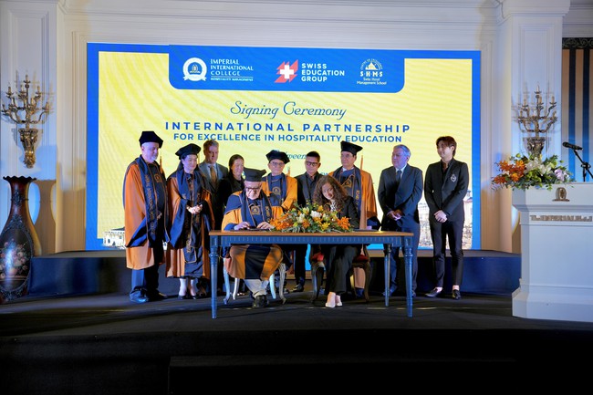 Bước tiến tại m&ocirc; h&igrave;nh "Kh&aacute;ch sạn trường" chuẩn quốc tế đầu ti&ecirc;n ở Việt Nam - Ảnh 1.