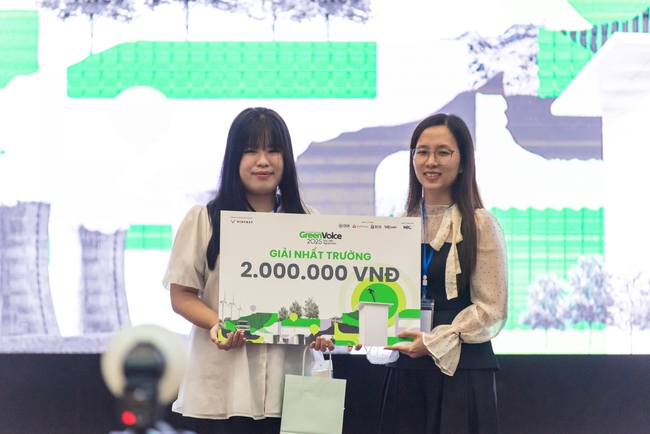 Nữ sinh Học viện Ngoại giao chiến thắng chặng mở màn Green Voices 2025 với thông điệp ‘xe điện không chỉ là phương tiện, mà là tấm VISA Xanh’ - Ảnh 3. Nữ sinh Học viện Ngoại giao chiến thắng chặng mở màn Green Voices 2025 với thông điệp ‘xe điện không chỉ là phương tiện, mà là tấm VISA Xanh’ - Ảnh 3.