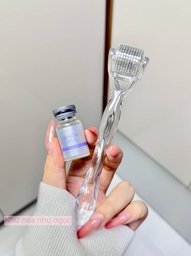 Tôi bất ngờ vì dùng serum collagen kèm cây lăn kim, gương mặt mộc của tôi “lên hương” rõ rệt - Ảnh 6.