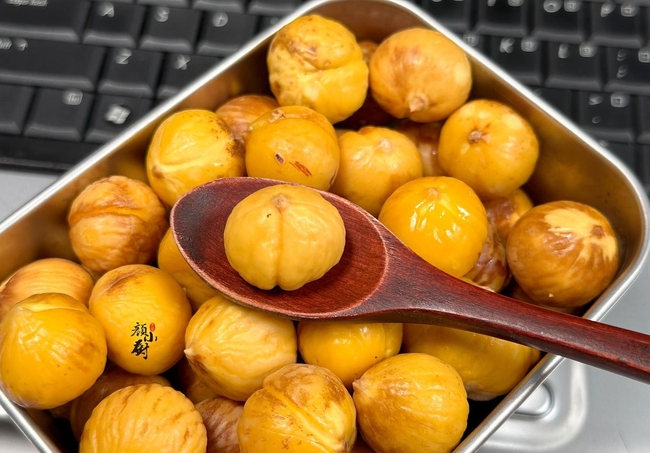 Bí quyết cấp đông hạt dẻ chuẩn bếp nhà: Lấy ra nấu ngay, dẻo bùi như mới bóc, trữ một lần ăn ngon tới Tết - Ảnh 6. Bí quyết cấp đông hạt dẻ chuẩn bếp nhà: Lấy ra nấu ngay, dẻo bùi như mới bóc, trữ một lần ăn ngon tới Tết - Ảnh 6.