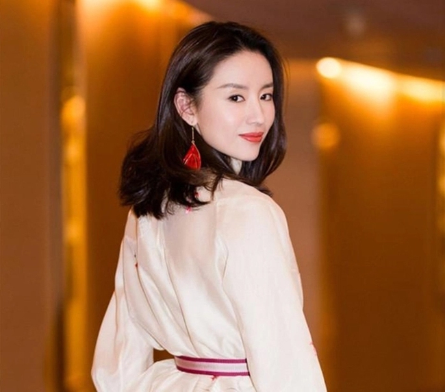 Mỹ nhân &quot;Như Ý truyện&quot; 45 tuổi vẫn giữ nhan sắc thanh thuần, trẻ mãi không già nhờ thói quen rất tốt cho nội tiết - Ảnh 1.