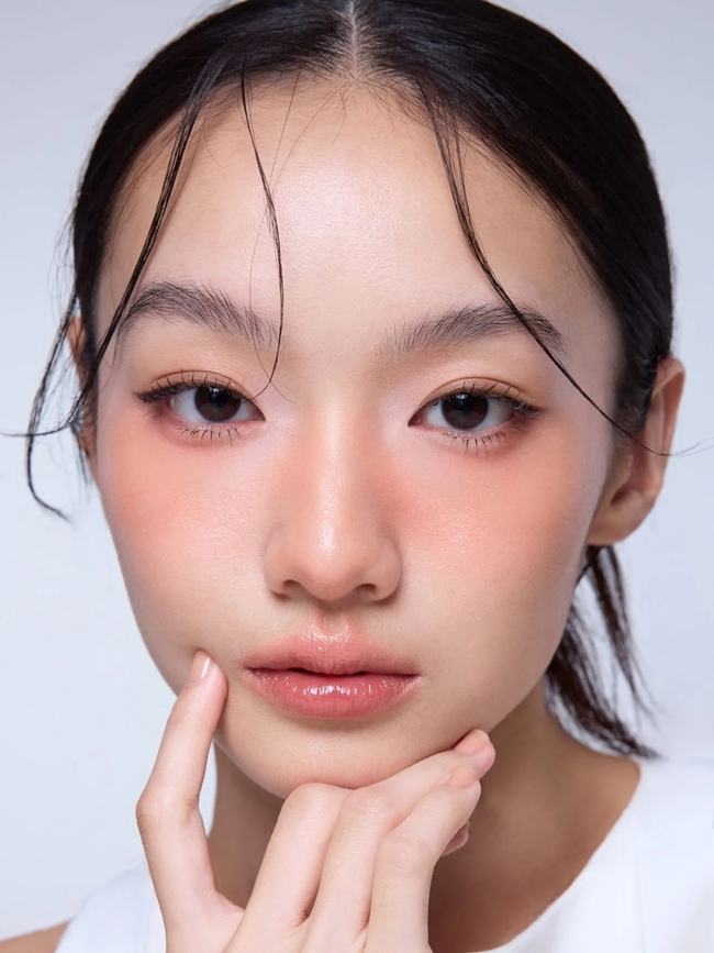 Kiểu đánh má hồng &quot;Hoàng gia&quot; khiến ai nhìn cũng xao xuyến - Ảnh 5.