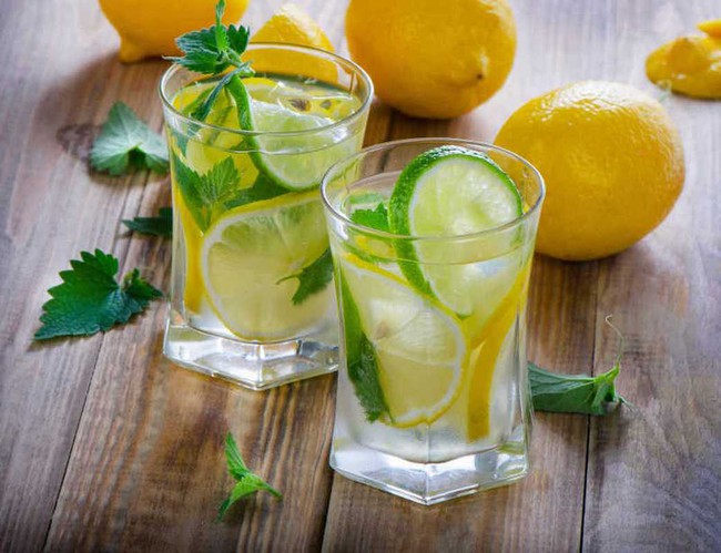 Người đàn ông bị sỏi thận đã uống nước chanh mỗi ngày, anh được bác sĩ "tặng" ngay 5 từ trong lần tái khám - Ảnh 2. Người đàn ông bị sỏi thận đã uống nước chanh mỗi ngày, anh được bác sĩ "tặng" ngay 5 từ trong lần tái khám - Ảnh 2.