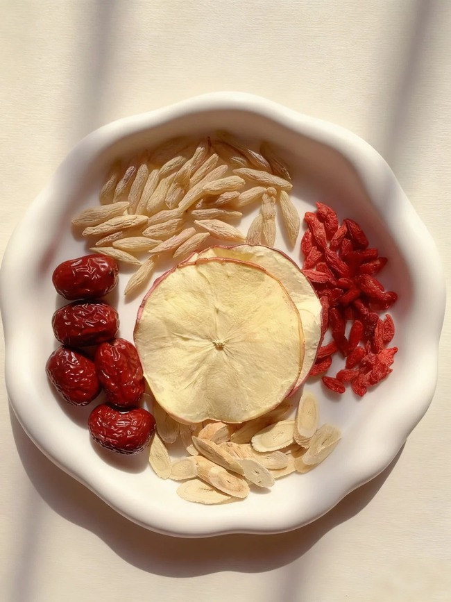 Khám phá &quot;nước thần&quot; của giới văn phòng: Vừa giảm cân vừa lên hương nhan sác, dễ làm đến mức người lười cũng mê! - Ảnh 2.