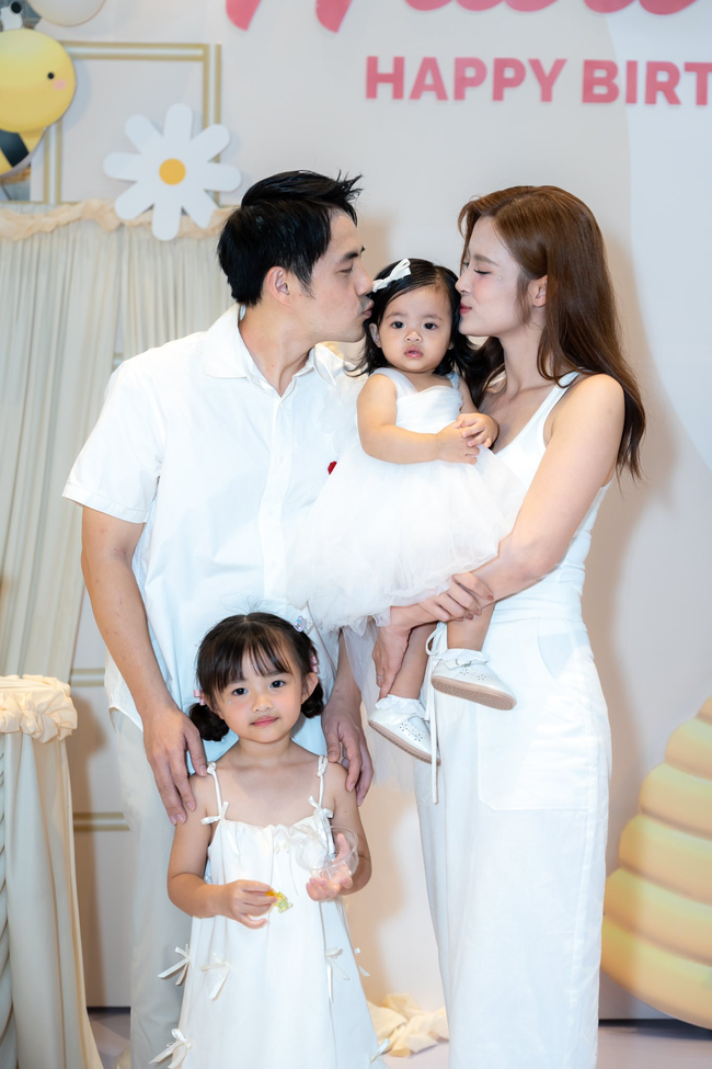 Mẹ bỉm Đông Nhi - Ảnh 6. Mẹ bỉm Đông Nhi - Ảnh 6.