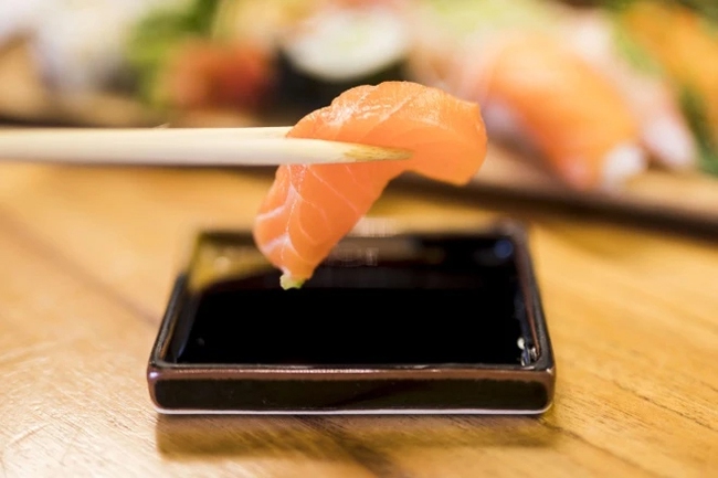 Gan người đàn ông thủng lỗ chỗ như tổ ong do thường xuyên ăn 1 loại cá: Bác sĩ khuyên ăn càng ít càng tốt 4 loại cá này vì chúng chứa chất gây ung thư - Ảnh 1. Gan người đàn ông thủng lỗ chỗ như tổ ong do thường xuyên ăn 1 loại cá: Bác sĩ khuyên ăn càng ít càng tốt 4 loại cá này vì chúng chứa chất gây ung thư - Ảnh 1.