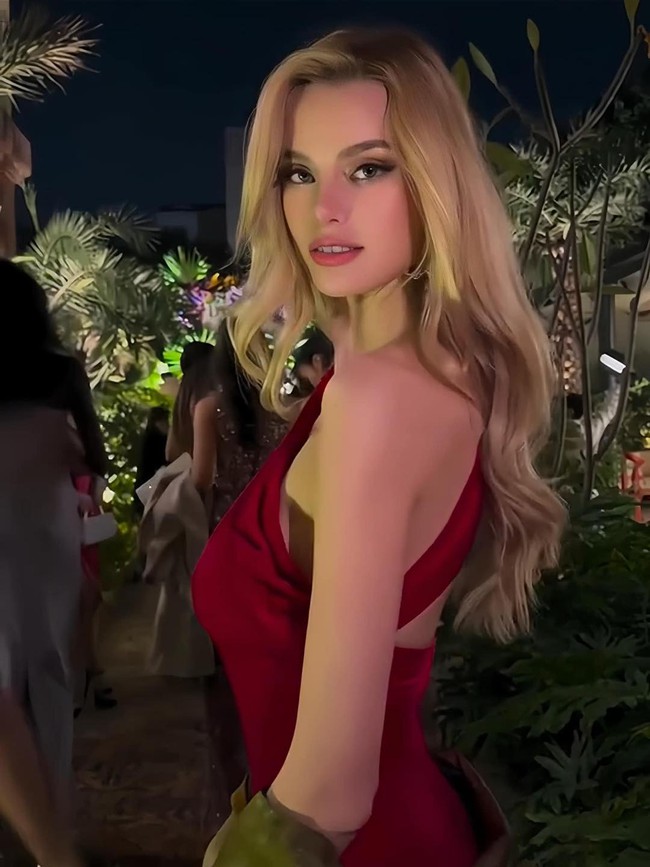 Bữa sáng giàu collagen giúp "Hoa hậu đẹp nhất thế giới" eo thon mỏng dính sau sinh 2 tháng, nhìn sang các món ăn vặt càng thêm trầm trồ - Ảnh 4. Bữa sáng giàu collagen giúp "Hoa hậu đẹp nhất thế giới" eo thon mỏng dính sau sinh 2 tháng, nhìn sang các món ăn vặt càng thêm trầm trồ - Ảnh 4.