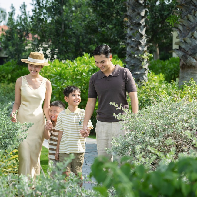 Chúng Huyền Thanh và hành trình 4 mùa cảm xúc cùng gia đình tại chuỗi resort thuộc Radisson Hotel Group - Ảnh 4.