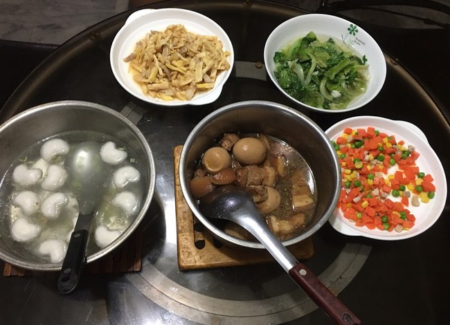 Bữa tối quyết định tuổi thọ 1 người: Có 3 kiểu ăn tối rút ngắn tuổi thọ nhiều người vẫn mắc hàng ngày, bác sĩ lên tiếng cảnh báo! - Ảnh 1. Bữa tối quyết định tuổi thọ 1 người: Có 3 kiểu ăn tối rút ngắn tuổi thọ nhiều người vẫn mắc hàng ngày, bác sĩ lên tiếng cảnh báo! - Ảnh 1.