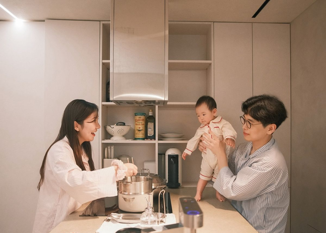 Ở nhà chăm con, tiêu lương của chồng: Mẹ bỉm Hà Nội chi tiêu 30 triệu/tháng, tiết kiệm gần 1 chỉ vàng nhờ cách "chi tiêu ngược" - Ảnh 3. Ở nhà chăm con, tiêu lương của chồng: Mẹ bỉm Hà Nội chi tiêu 30 triệu/tháng, tiết kiệm gần 1 chỉ vàng nhờ cách "chi tiêu ngược" - Ảnh 3.