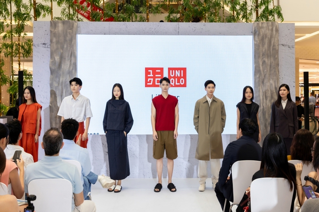 bst-uniqlo--c-xuanhe-2025-duoc-sang-tao-boi-tan-giam-doc-sang-tao-clare-waight-keller-1740147243573957917323.jpg