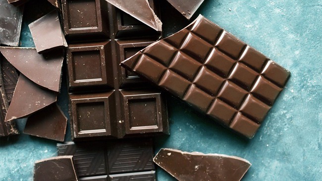 dark-chocolate-bar-1296x728-header-1741933647643901937842-1741941790099-17419417902581287497453-1741962725043-17419627254641637542123.jpg