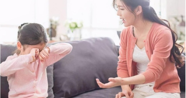 3 câu nói làm tổn thương con mà cha mẹ thường nói mỗi ngày - Ảnh 2.