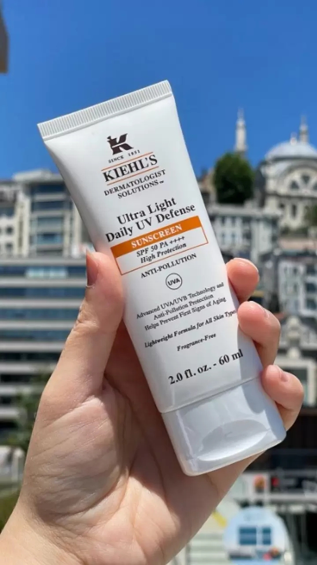5 lọ kem chống nắng hóa học mỏng nhẹ, dễ bôi dành cho người không thích kem chống nắng vật lý - Ảnh 10. 5 lọ kem chống nắng hóa học mỏng nhẹ, dễ bôi dành cho người không thích kem chống nắng vật lý - Ảnh 10.