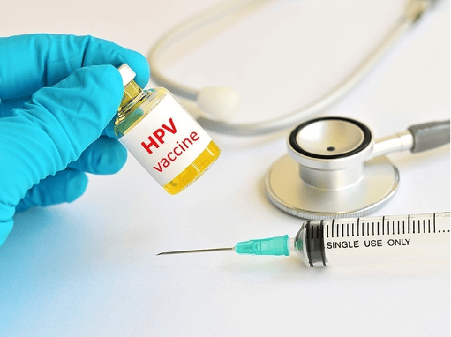 Tiêm vắc xin HPV ở Việt Nam: Loại vắc xin nào hiệu quả, tiết kiệm và phù hợp nhất với bạn? - Ảnh 1. Tiêm vắc xin HPV ở Việt Nam: Loại vắc xin nào hiệu quả, tiết kiệm và phù hợp nhất với bạn? - Ảnh 1.