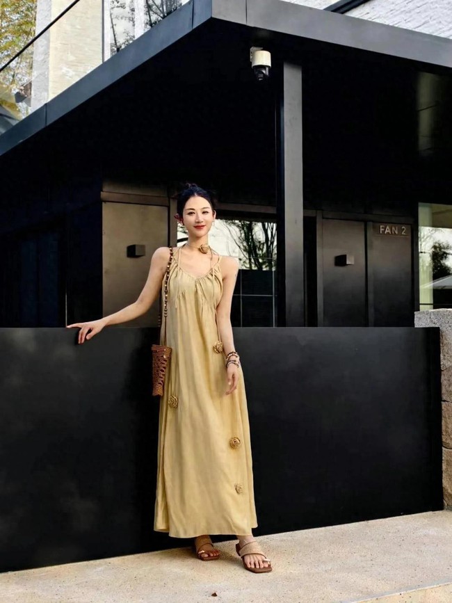 bí kíp phối đầm mùa hè: 3 công thức mặc đẹp nâng tầm khí chất, “lên đồ” sang chảnh mà chẳng tốn công - Ảnh 3. bí kíp phối đầm mùa hè: 3 công thức mặc đẹp nâng tầm khí chất, “lên đồ” sang chảnh mà chẳng tốn công - Ảnh 3.