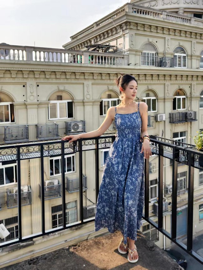 bí kíp phối đầm mùa hè: 3 công thức mặc đẹp nâng tầm khí chất, “lên đồ” sang chảnh mà chẳng tốn công - Ảnh 7. bí kíp phối đầm mùa hè: 3 công thức mặc đẹp nâng tầm khí chất, “lên đồ” sang chảnh mà chẳng tốn công - Ảnh 7.