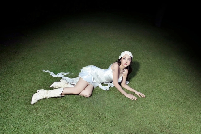 Gái 1 con Bảo Anh eo thon nuột nà đáng mong đợi tại "Em xinh say hi": Có "trợ thủ" đắc lực thế này thì bảo sao không đẹp? - Ảnh 1. Gái 1 con Bảo Anh eo thon nuột nà đáng mong đợi tại "Em xinh say hi": Có "trợ thủ" đắc lực thế này thì bảo sao không đẹp? - Ảnh 1.