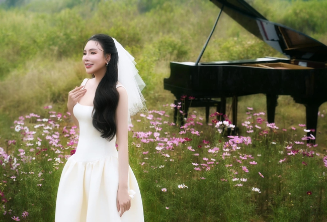 Chồng doanh nhân của Hồ Quỳnh Hương: Hơn cô dâu 2 tuổi, ăn chay trường và sống kín tiếng - Ảnh 3. Chồng doanh nhân của Hồ Quỳnh Hương: Hơn cô dâu 2 tuổi, ăn chay trường và sống kín tiếng - Ảnh 3.
