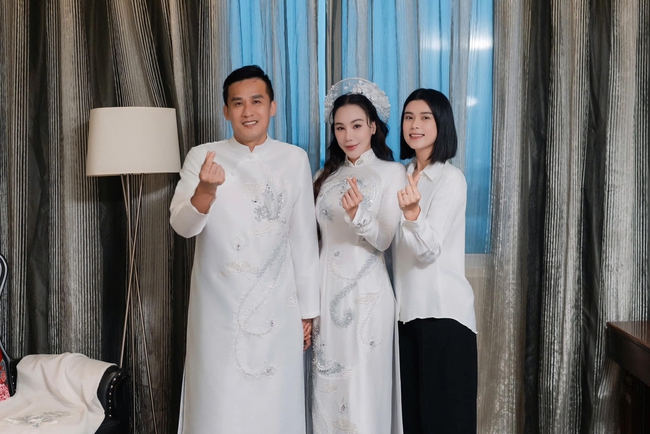 Chồng doanh nhân của Hồ Quỳnh Hương: Hơn cô dâu 2 tuổi, ăn chay trường và sống kín tiếng - Ảnh 4. Chồng doanh nhân của Hồ Quỳnh Hương: Hơn cô dâu 2 tuổi, ăn chay trường và sống kín tiếng - Ảnh 4.