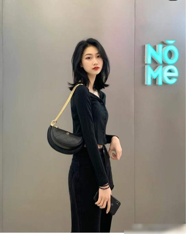 Đây mới là kiểu tóc phù hợp nhất với phụ nữ trung niên: "Tóc chạm xương quai xanh" – Thời thượng, sang trọng và trẻ trung - Ảnh 2. Đây mới là kiểu tóc phù hợp nhất với phụ nữ trung niên: "Tóc chạm xương quai xanh" – Thời thượng, sang trọng và trẻ trung - Ảnh 2.