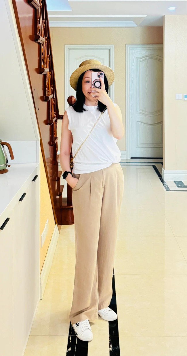 U50 vẫn mặc đẹp rạng ngời: 4 nguyên tắc mặc đồ giúp bạn trẻ ra cả chục tuổi - Ảnh 12. U50 vẫn mặc đẹp rạng ngời: 4 nguyên tắc mặc đồ giúp bạn trẻ ra cả chục tuổi - Ảnh 12.