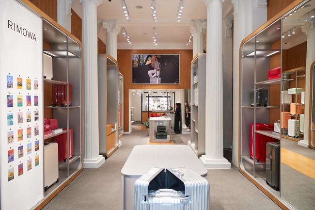 RIMOWA giới thiệu bộ sưu tập theo mùa mới nhất, mang tinh thần viễn du đầy thi vị - Ảnh 2. RIMOWA giới thiệu bộ sưu tập theo mùa mới nhất, mang tinh thần viễn du đầy thi vị - Ảnh 2.