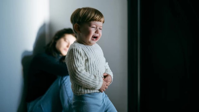 Chuyên gia nghiên cứu hơn 200 đứa trẻ: Đây là câu nói gây hại nhất mà cha mẹ hay vô thức sử dụng - Ảnh 1. - Ảnh 1. Cha mẹ nên nói gì khi trẻ buồn - Ảnh 1. - Ảnh 1.