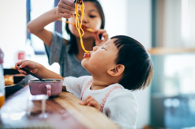 3 bí quyết nuôi dạy trẻ em có lòng nhân ái, điều cuối cùng khiến nhiều người bất ngờ - Ảnh 1. 3 bí quyết nuôi dạy trẻ em có lòng nhân ái, điều cuối cùng khiến nhiều người bất ngờ - Ảnh 1.