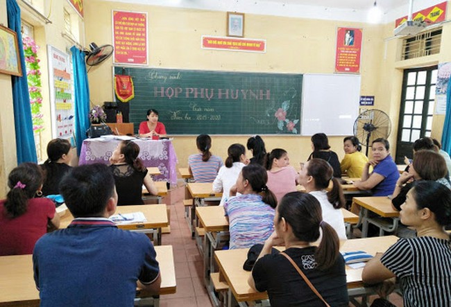 Nh&igrave;n c&aacute;ch cha mẹ đi họp phụ huynh l&agrave; đo&aacute;n được tương lai một đứa trẻ: C&oacute; 3 điểm kh&aacute;c biệt ở những bậc cha mẹ th&ocirc;ng minh! - Ảnh 1.