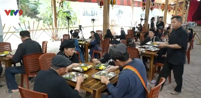 Ngôi làng kỳ lạ ở miền Bắc: Cả làng ‘ăn chung nồi, tiền chung túi’, khách muốn vào làng phải rửa tay bằng nước giếng thần - Ảnh 1. Ngôi làng kỳ lạ ở miền Bắc: Cả làng ‘ăn chung nồi, tiền chung túi’, khách muốn vào làng phải rửa tay bằng nước giếng thần - Ảnh 1.
