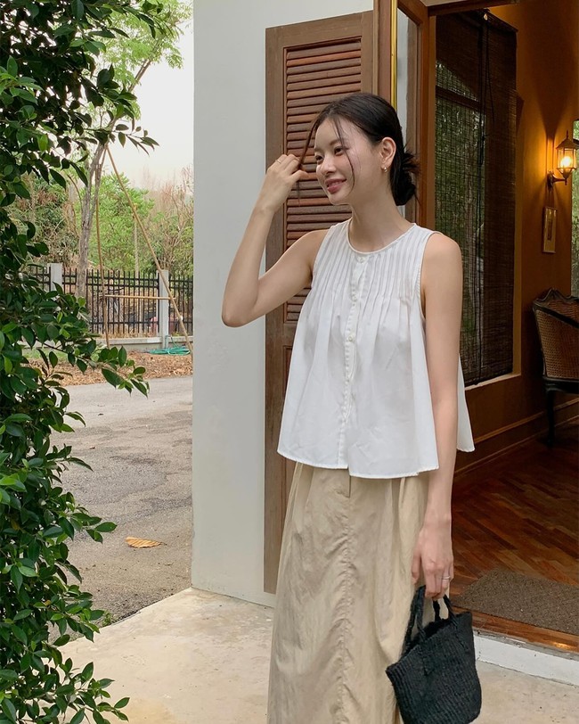Mặc đẹp rất đơn giản với 10 set đồ màu be mát mắt, trẻ trung và cực kỳ tinh tế - Ảnh 10. Mặc đẹp rất đơn giản với 10 set đồ màu be mát mắt, trẻ trung và cực kỳ tinh tế - Ảnh 10.