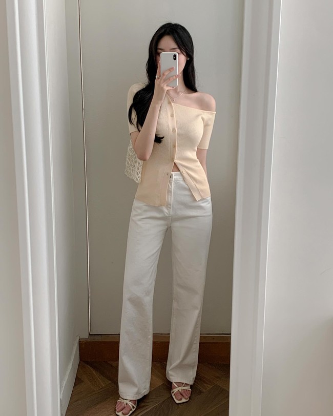 Mặc đẹp rất đơn giản với 10 set đồ màu be mát mắt, trẻ trung và cực kỳ tinh tế - Ảnh 5. Mặc đẹp rất đơn giản với 10 set đồ màu be mát mắt, trẻ trung và cực kỳ tinh tế - Ảnh 5.