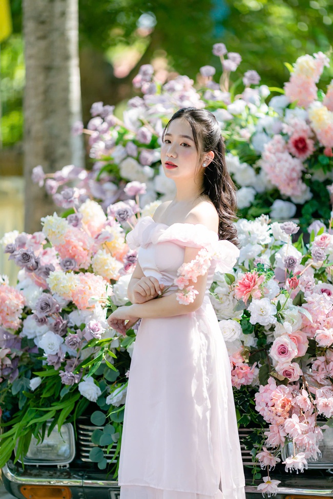 Nữ sinh Huế được mẹ &quot;nắn chân&quot; từ nhỏ để thi Hoa hậu: Học hành giỏi giang, vững vàng trước thử thách nhờ một câu nói - Ảnh 6.
