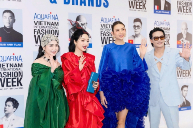 Dàn giám khảo "quyền lực" chấm casting model BST "Rose of the Dawn" của NTK Hương Queen - Ảnh 1. Dàn giám khảo "quyền lực" chấm casting model BST "Rose of the Dawn" của NTK Hương Queen - Ảnh 1.
