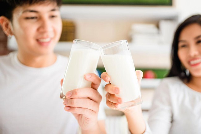 Sữa hạt có thực sự tốt hơn sữa bò, và có nên thay thế hoàn toàn sữa bò bằng sữa hạt? - Ảnh 1. Sữa hạt có thực sự tốt hơn sữa bò, và có nên thay thế hoàn toàn sữa bò bằng sữa hạt? - Ảnh 1.