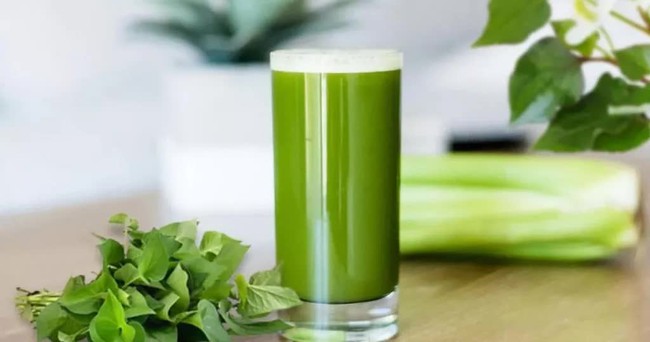 3 ngày đi biển bị cháy nắng, tôi "cứu da" bằng 1 loại nước ép giảm mụn, sáng da, tăng collagen cấp tốc và kết quả không ngờ sau 7 ngày - Ảnh 2. 3 ngày đi biển bị cháy nắng, tôi "cứu da" bằng 1 loại nước ép giảm mụn, sáng da, tăng collagen cấp tốc và kết quả không ngờ sau 7 ngày - Ảnh 2.