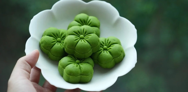 Bánh đậu Hà Lan: Món quà tháng 5 mát lành cho những ngày muốn sống chậm - Ảnh 1. Bánh đậu Hà Lan: Món quà tháng 5 mát lành cho những ngày muốn sống chậm - Ảnh 1.