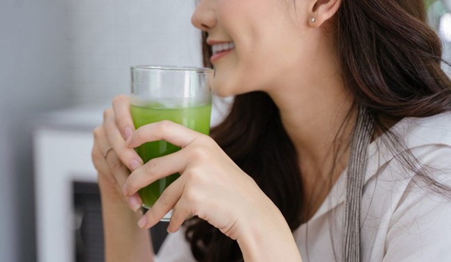 3 ngày đi biển bị cháy nắng, tôi "cứu da" bằng 1 loại nước ép giảm mụn, sáng da, tăng collagen cấp tốc và kết quả không ngờ sau 7 ngày - Ảnh 6. 3 ngày đi biển bị cháy nắng, tôi "cứu da" bằng 1 loại nước ép giảm mụn, sáng da, tăng collagen cấp tốc và kết quả không ngờ sau 7 ngày - Ảnh 6.