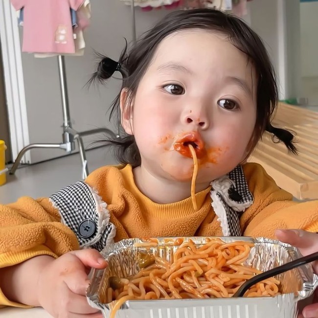Không chỉ đường và muối: 5 loại gia vị tưởng quen mà gây hại nếu dùng cho trẻ nhỏ - Ảnh 1. Không chỉ đường và muối: 5 loại gia vị tưởng quen mà gây hại nếu dùng cho trẻ nhỏ - Ảnh 1.