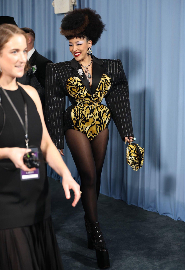 Met Gala 2025: Marc Jacobs, Tory Burch, Boss, Chopard... làm chủ cuộc chơi của "Tinh hoa sắc tộc" - Ảnh 2. Met Gala 2025: Marc Jacobs, Tory Burch, Boss, Chopard... làm chủ cuộc chơi của "Tinh hoa sắc tộc" - Ảnh 2.