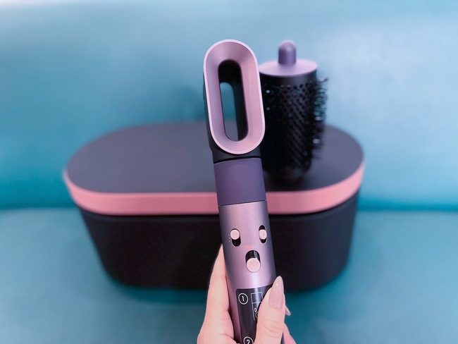 Trải nghiệm thực tế với Dyson Airwrap i.d.™ màu Jasper Plum: Đẹp, thông minh nhưng cần thời gian làm quen - Ảnh 2. Trải nghiệm thực tế với Dyson Airwrap i.d.™ màu Jasper Plum: Đẹp, thông minh nhưng cần thời gian làm quen - Ảnh 2.