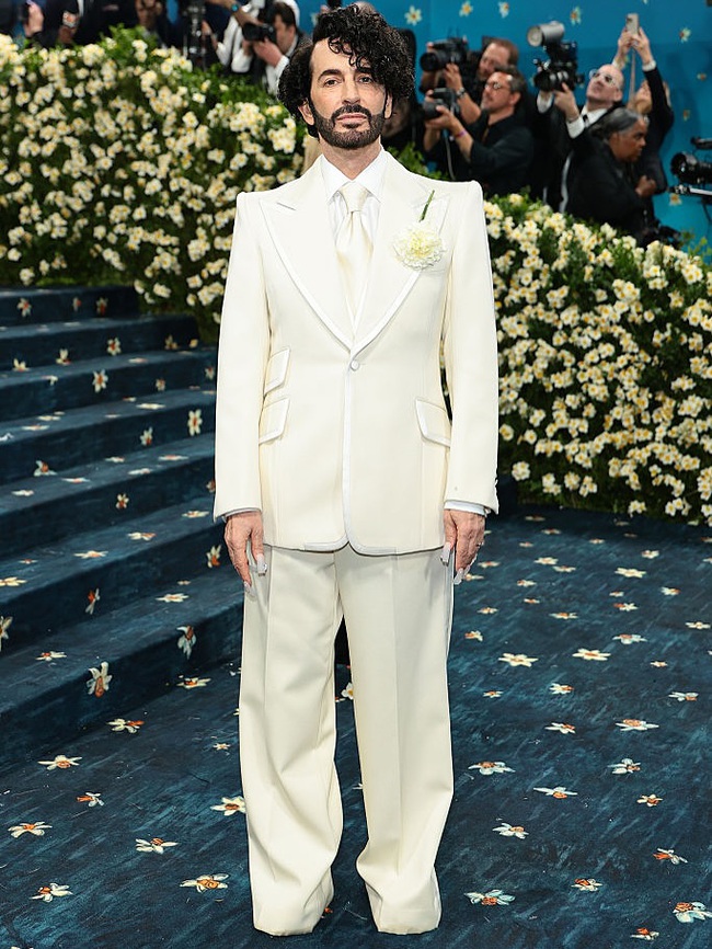 Met Gala 2025: Marc Jacobs, Tory Burch, Boss, Chopard... làm chủ cuộc chơi của "Tinh hoa sắc tộc" - Ảnh 3. Met Gala 2025: Marc Jacobs, Tory Burch, Boss, Chopard... làm chủ cuộc chơi của "Tinh hoa sắc tộc" - Ảnh 3.
